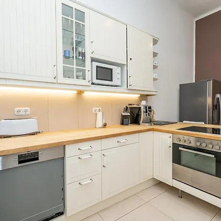 3 Bdr Heart Of Budapest Central Apartment Exterior photo